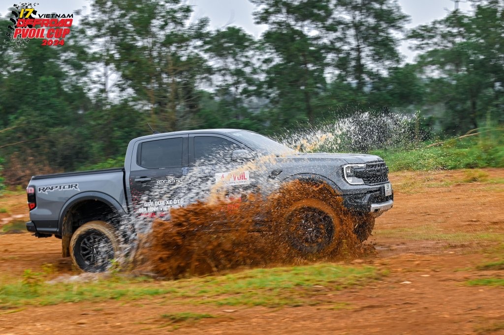 Ngắm 'quái thú' Ford Ranger Raptor hầm hố và uy lực tại PVOIL VOC 2024