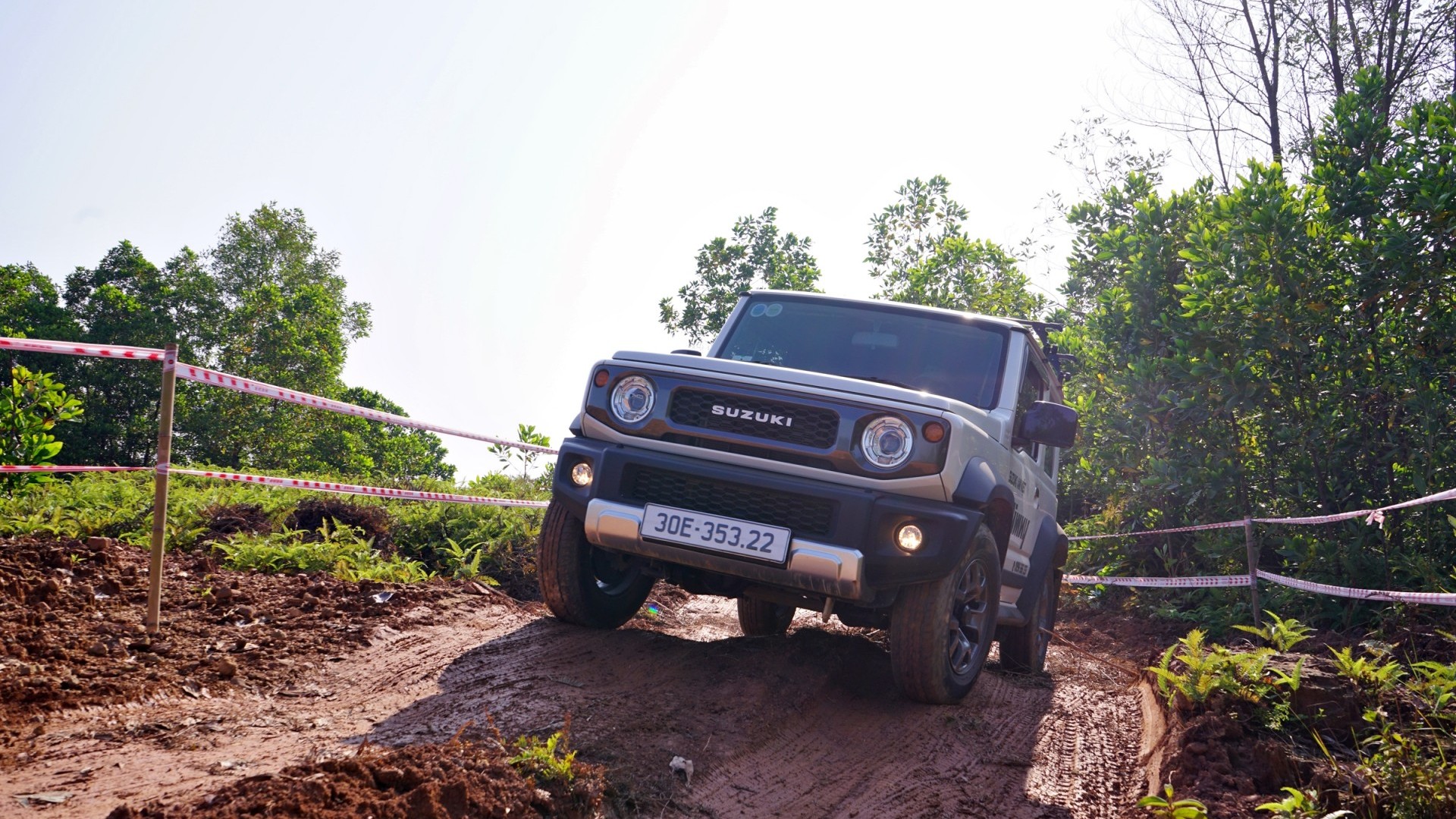 Đến PVOIL VOC 2024 và trải nghiệm cung đường off-road đa dạng cùng Suzuki Jimny