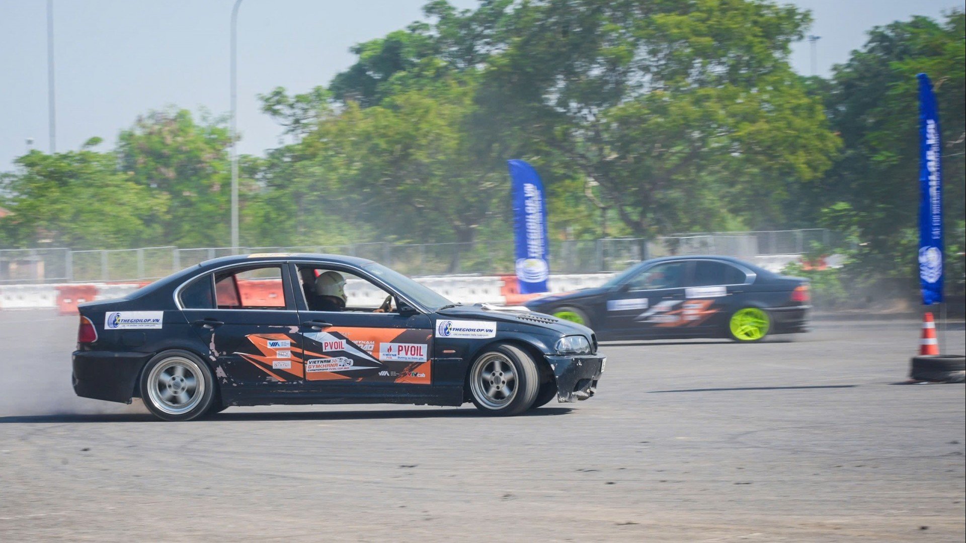 Đã mắt với màn 'đốt lốp' đỉnh cao từ Hanoi Drift Club