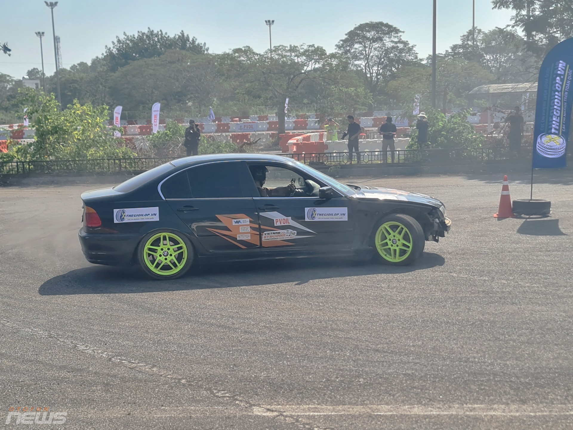 Đã mắt với màn 'đốt lốp' đỉnh cao từ Hanoi Drift Club