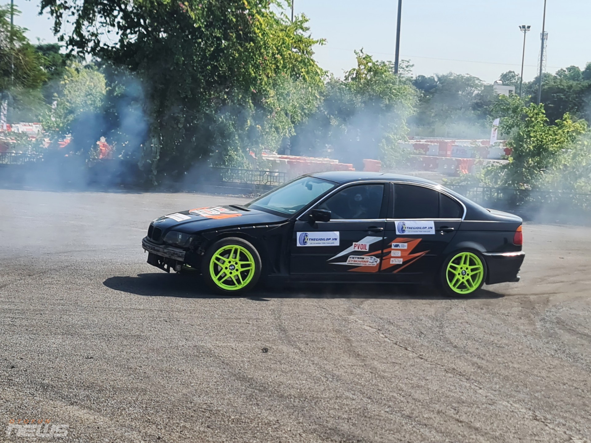 Đã mắt với màn 'đốt lốp' đỉnh cao từ Hanoi Drift Club