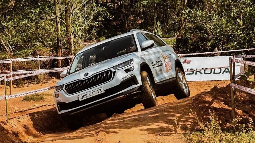 Người dùng đánh giá Skoda Kodiaq: Cảm giác lái thích, xe êm ái nhưng hàng ba chật và lốp cứng