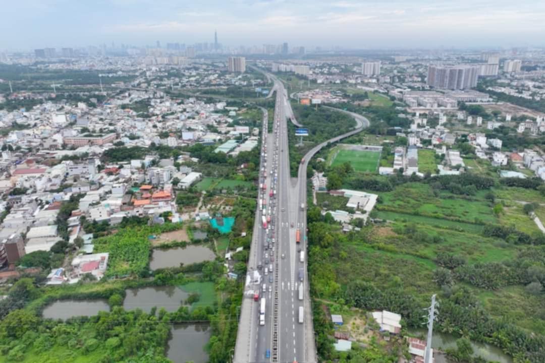 Mitsubishi Xpander cháy trên cao tốc TP.HCM - Long Thành - Dầu Giây