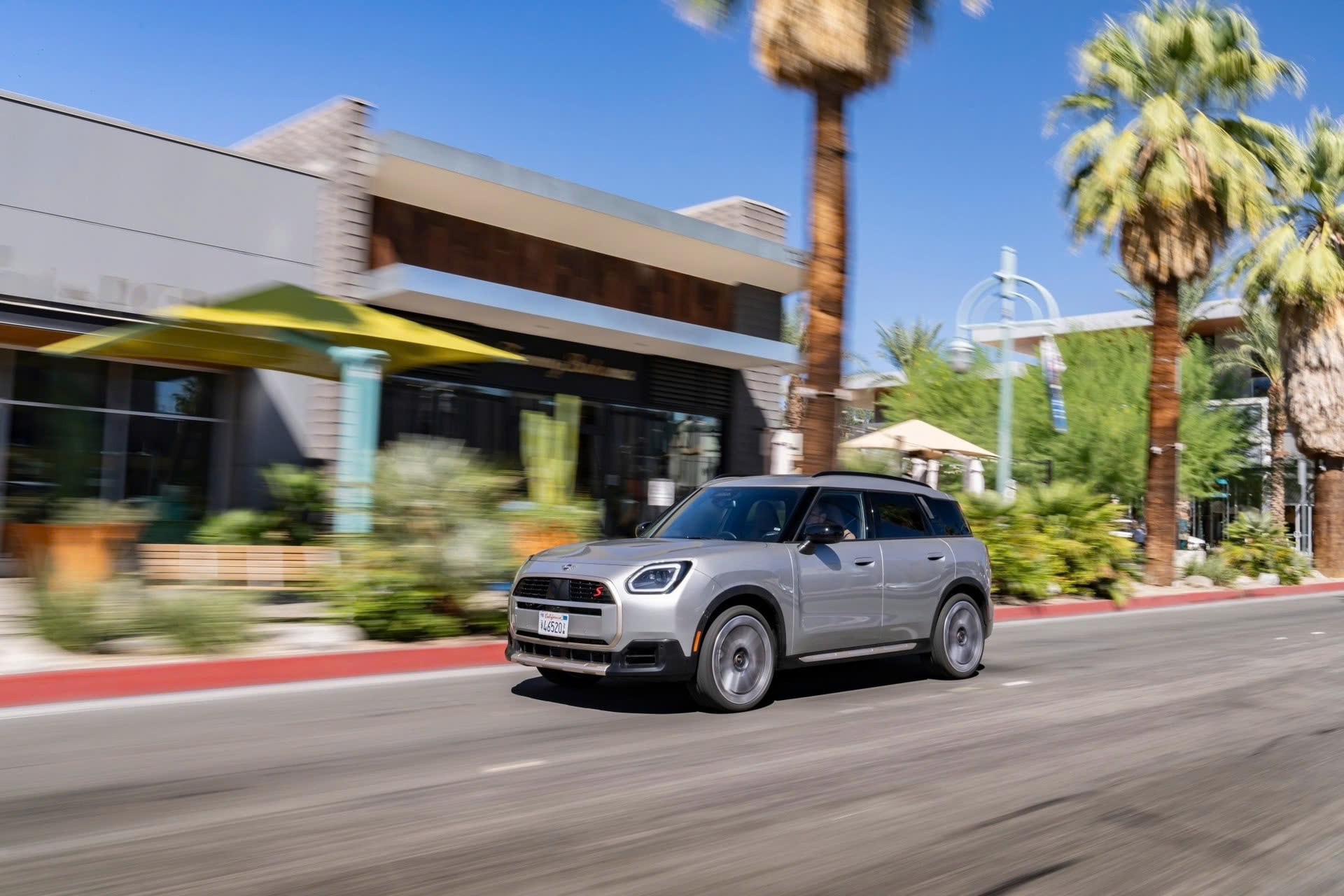 Mini Countryman bản nâng cấp ra mắt tại Việt Nam, giá chưa công bố nhưng dự kiến khoảng 2,2 tỷ