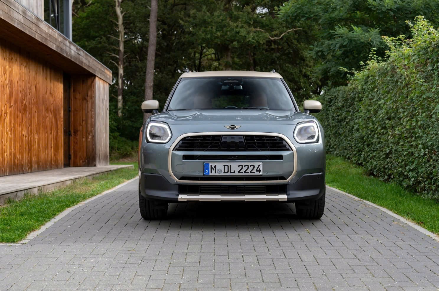 Mini Countryman bản nâng cấp ra mắt tại Việt Nam, giá chưa công bố nhưng dự kiến khoảng 2,2 tỷ