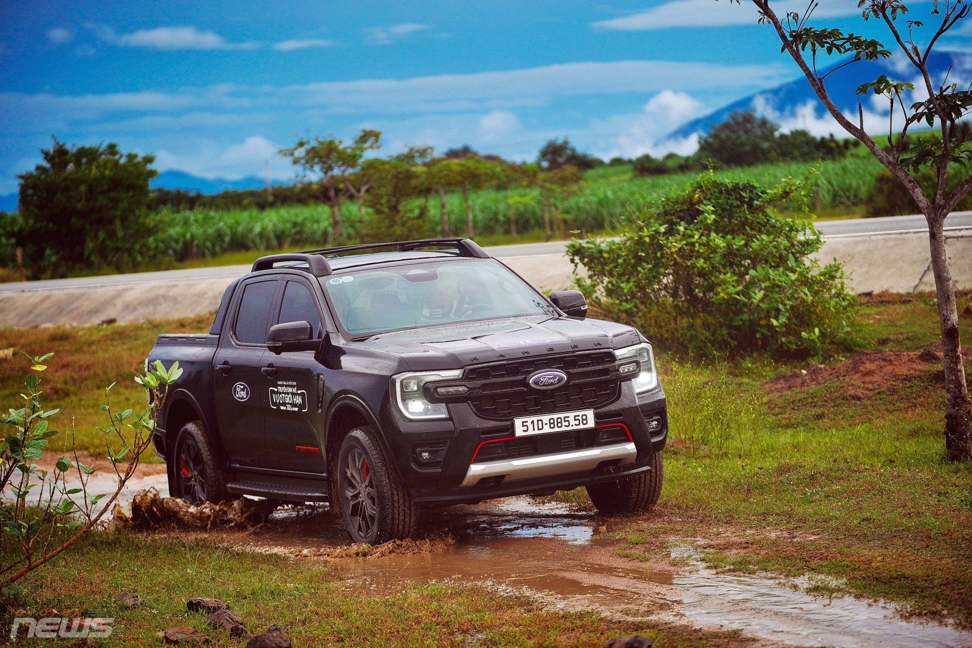 Hành trình “băng rừng, vượt cát” cùng Ford Ranger Stormtrak