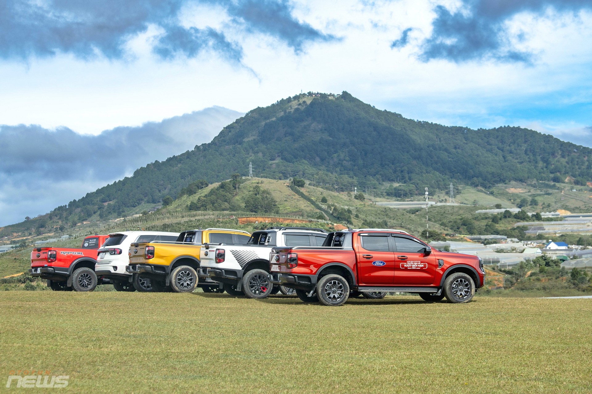 Hành trình “Băng rừng, vượt cát” cùng Ford Ranger Stormtrak