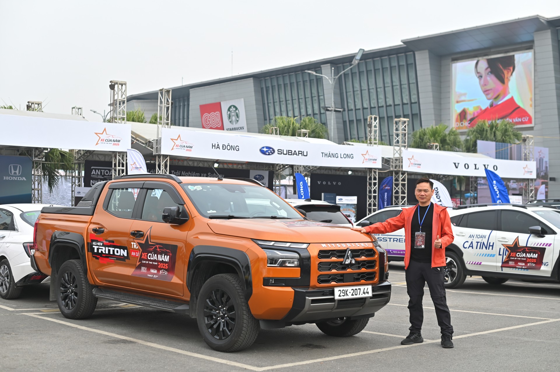 Giám khảo XE CỦA NĂM 2025 đánh giá cao Mitsubishi Triton hơn Toyota Hilux