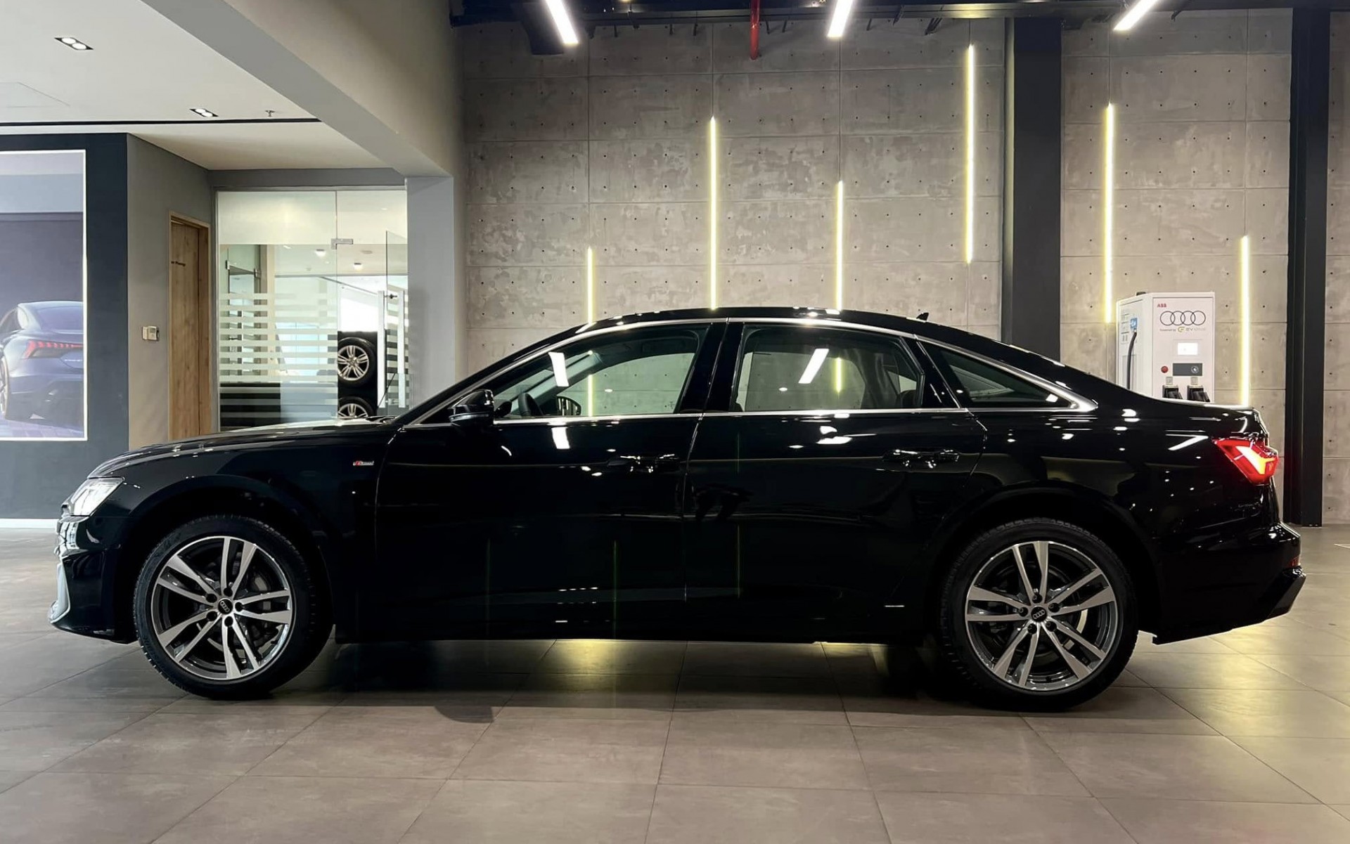 Audi A6 2025 âm thầm xuất hiện tại Việt Nam