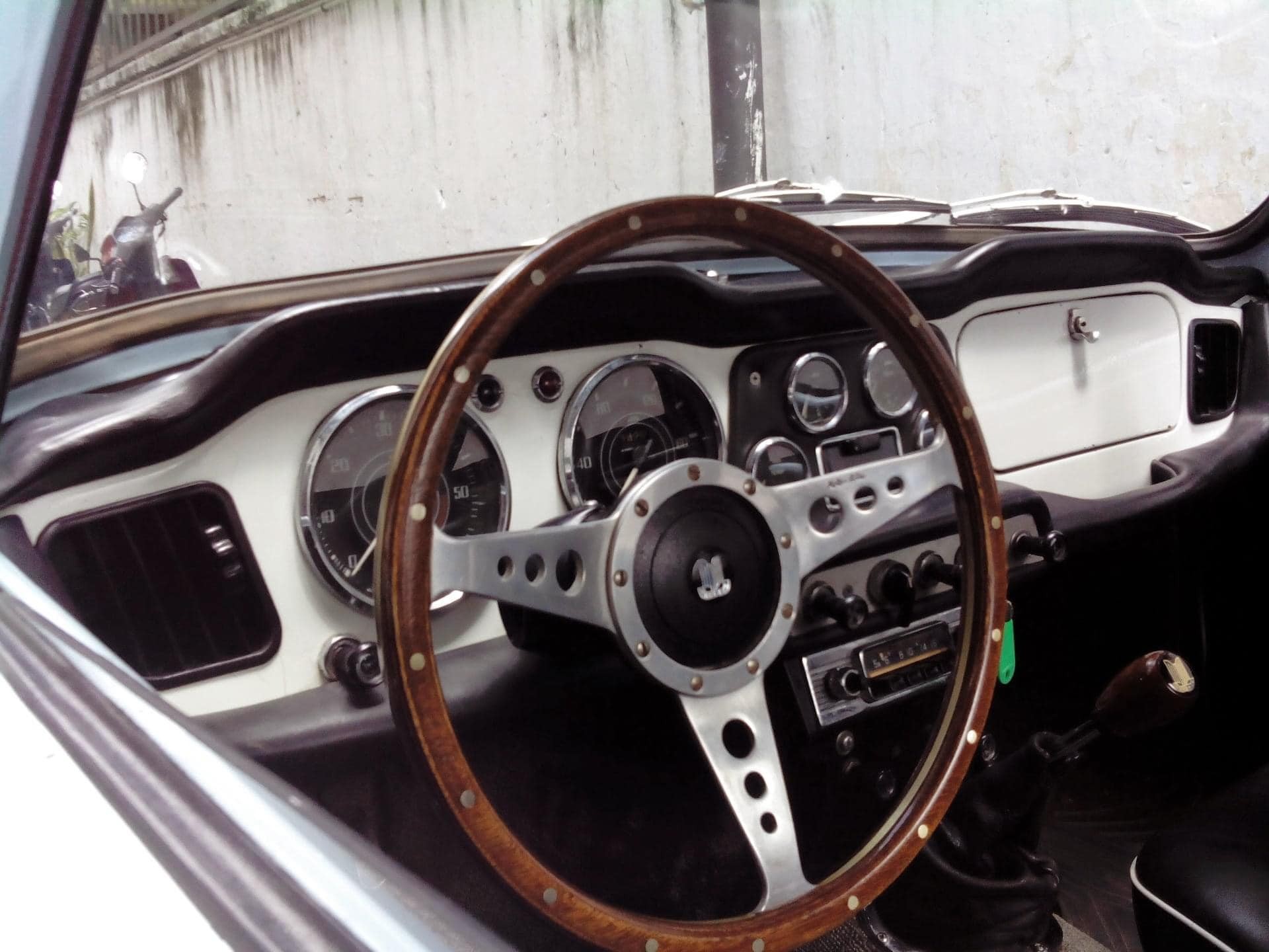 Triumph TR4: Một hành trình đầy kỷ niệm và đam mê