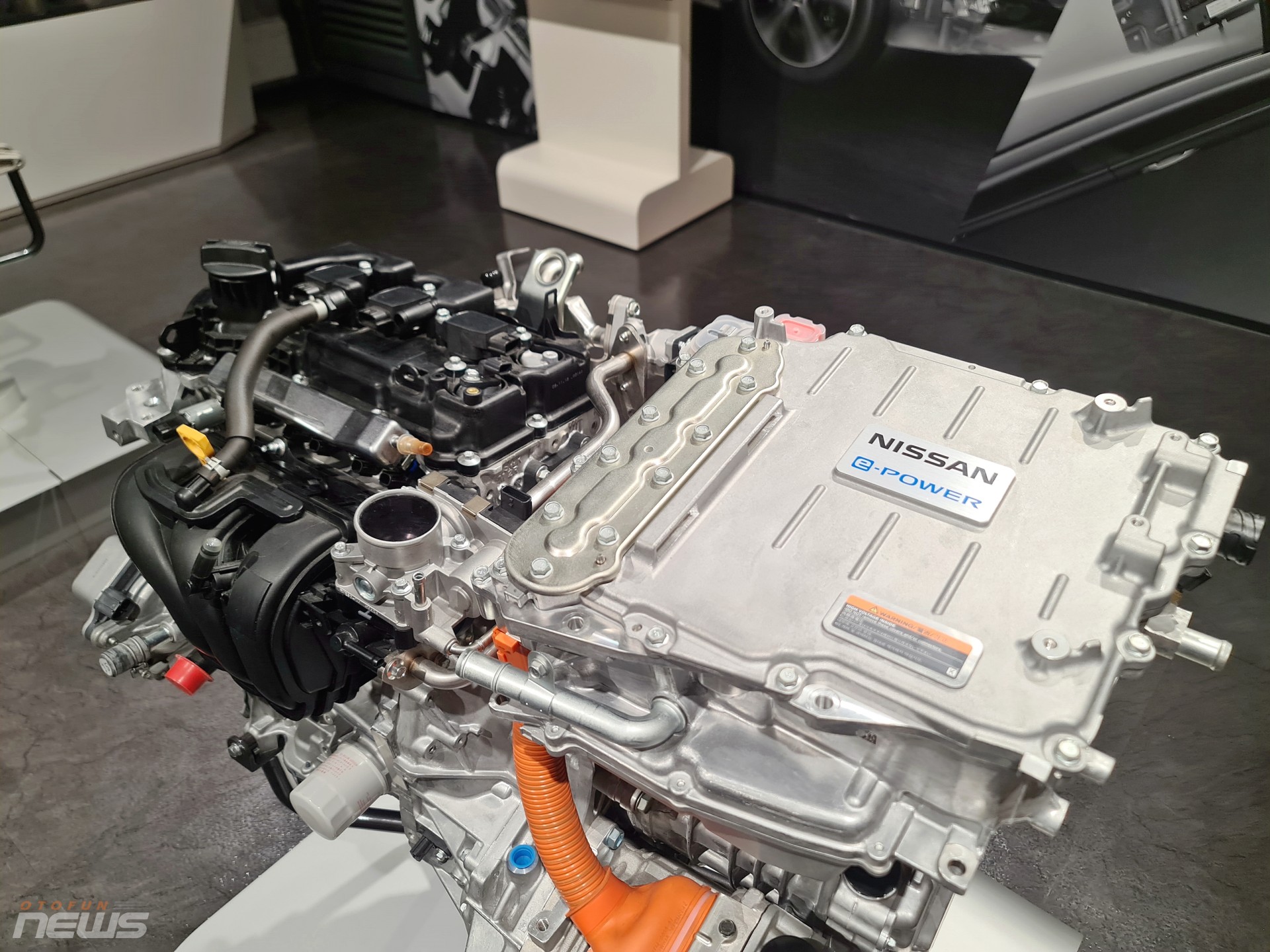 OFer kể chuyện đi thăm bảo tàng động cơ Nissan tại Nhật Bản