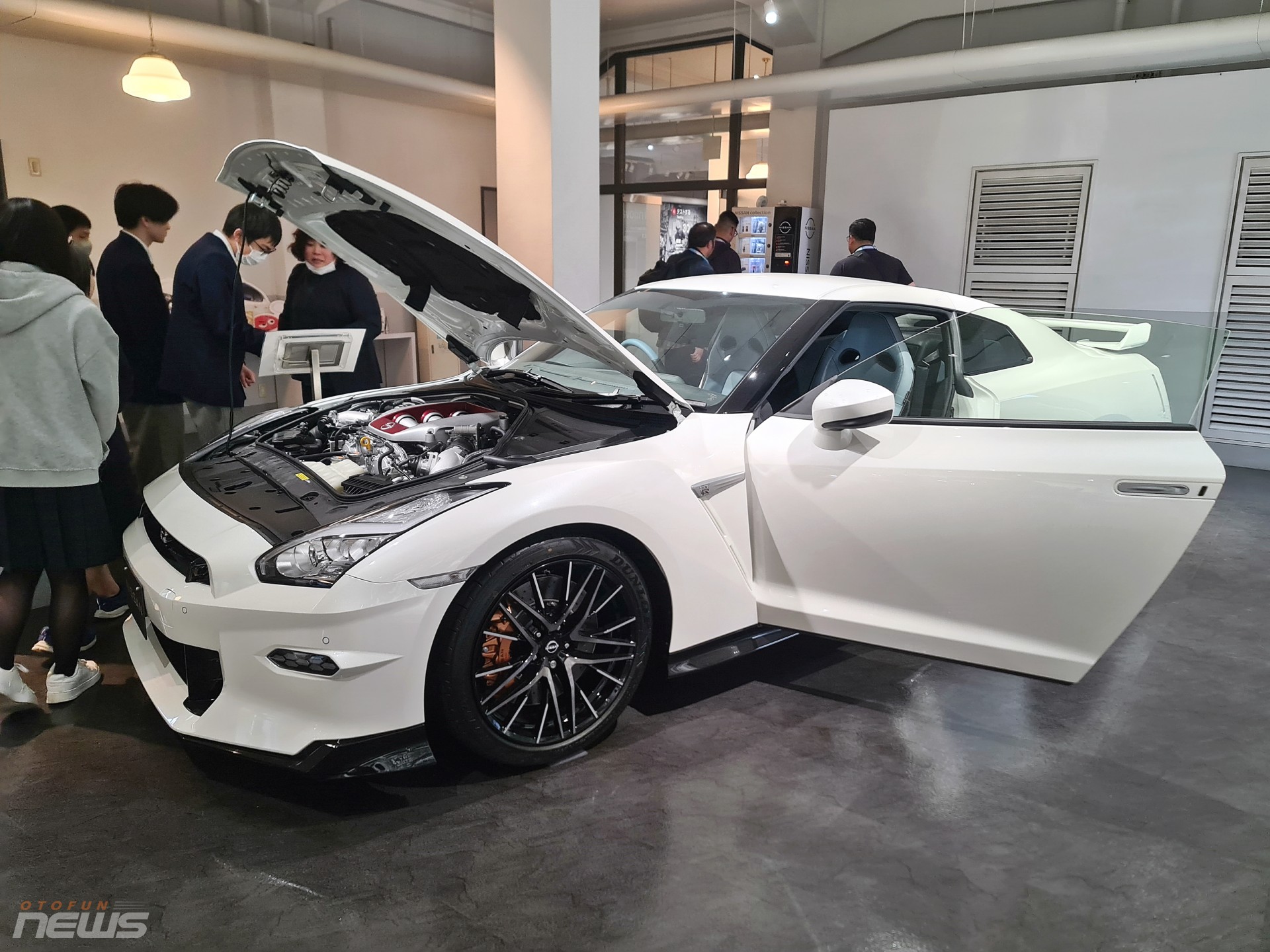 OFer kể chuyện đi thăm bảo tàng động cơ Nissan tại Nhật Bản