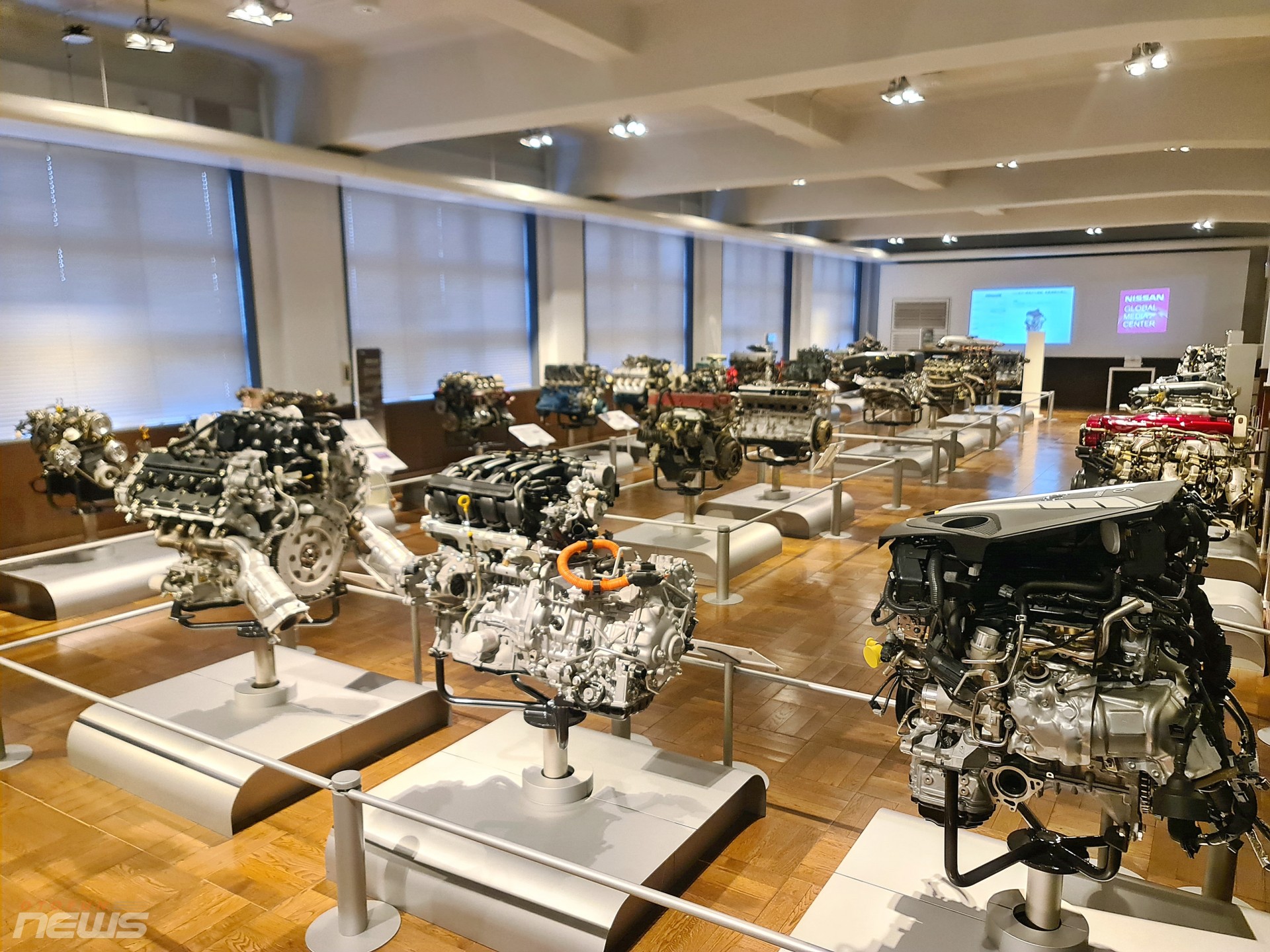 Dạo quanh một vòng tại bảo tàng động cơ Nissan