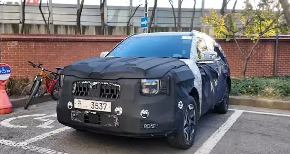 Kia Seltos 2026 chạy thử trên phố với hệ thống đèn LED mới Kia Seltos 2026 chạy thử trên phố với hệ thống đèn LED mới