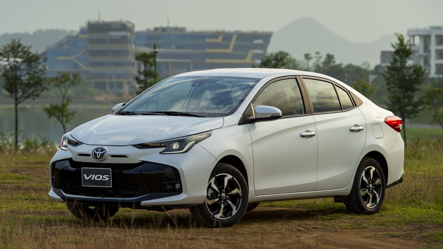 Xe sedan hạng B giảm giá kỷ lục, thấp hơn cả xe hạng A