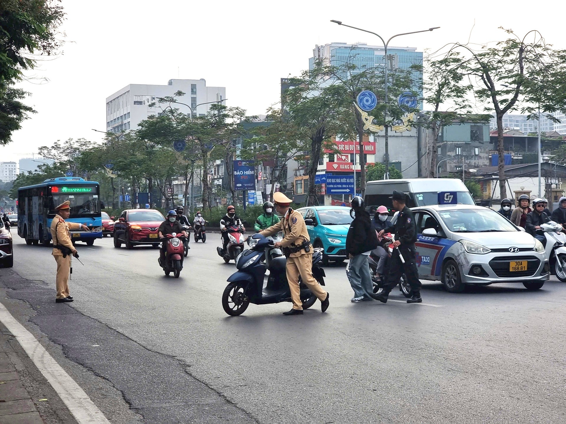Nghị định 168 năm 2025 bãi bỏ toàn bộ quy định xử phạt giao thông đường bộ tại Nghị định 100
