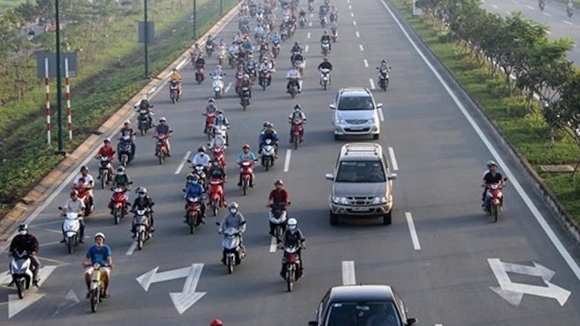 Nghị định 168: Ô tô, xe máy đi sai làn đường phạt bao nhiêu tiền?