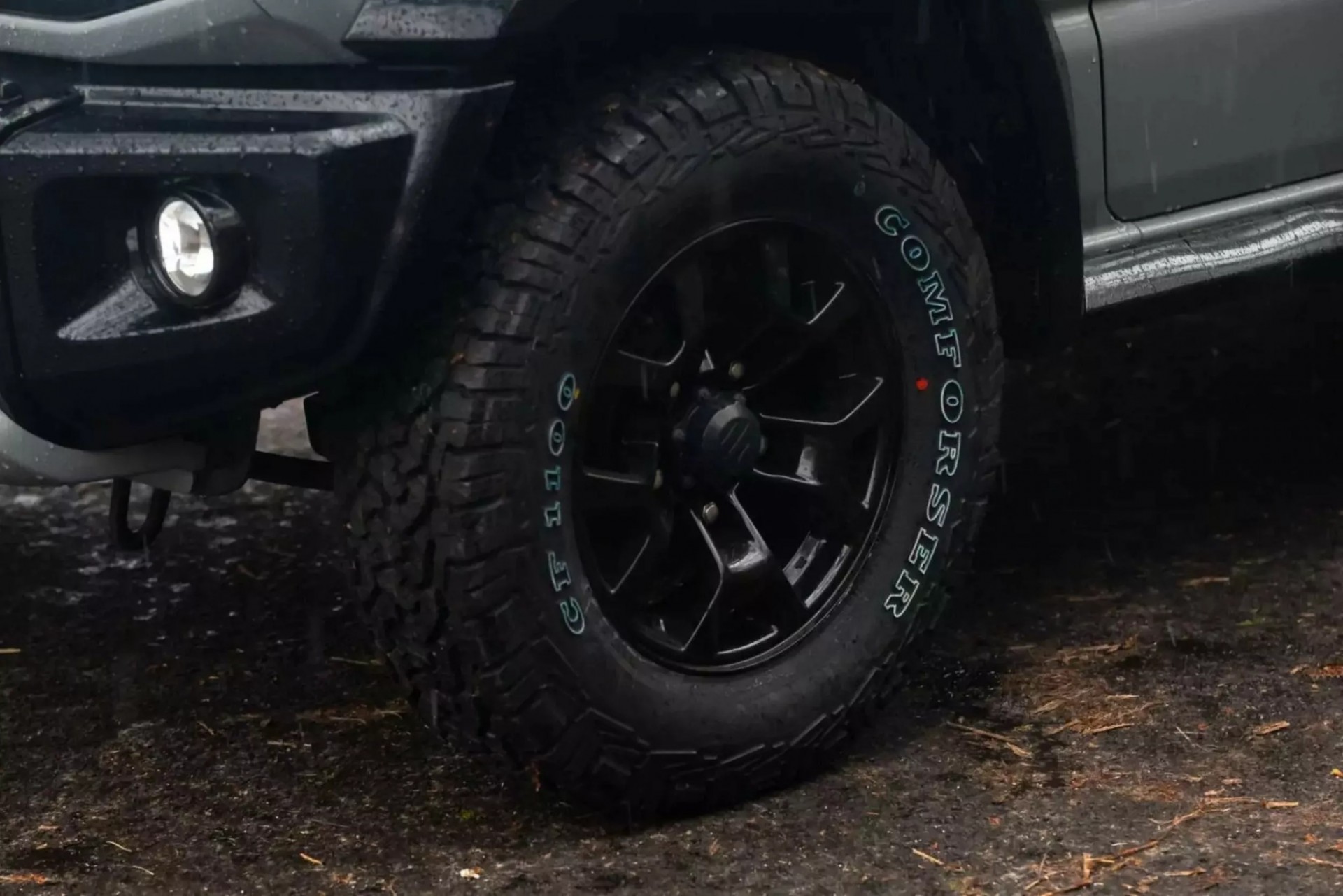 Độc đáo Suzuki Jimny độ phong cách 'G63 AMG 6x6'