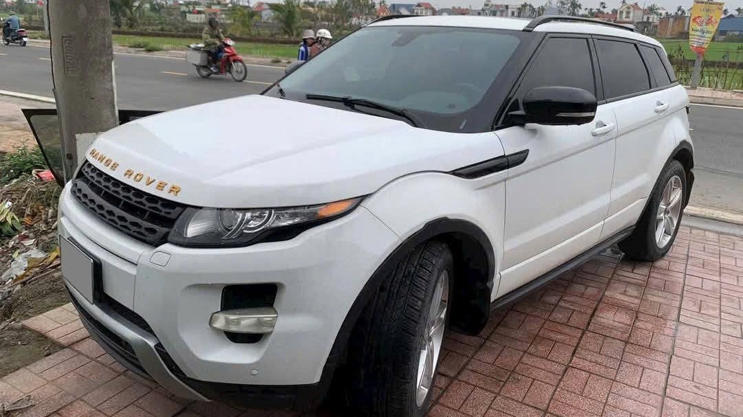 Range Rover Evoque đời 2012 giá 530 triệu, có nên mua thay vì CUV hạng A?