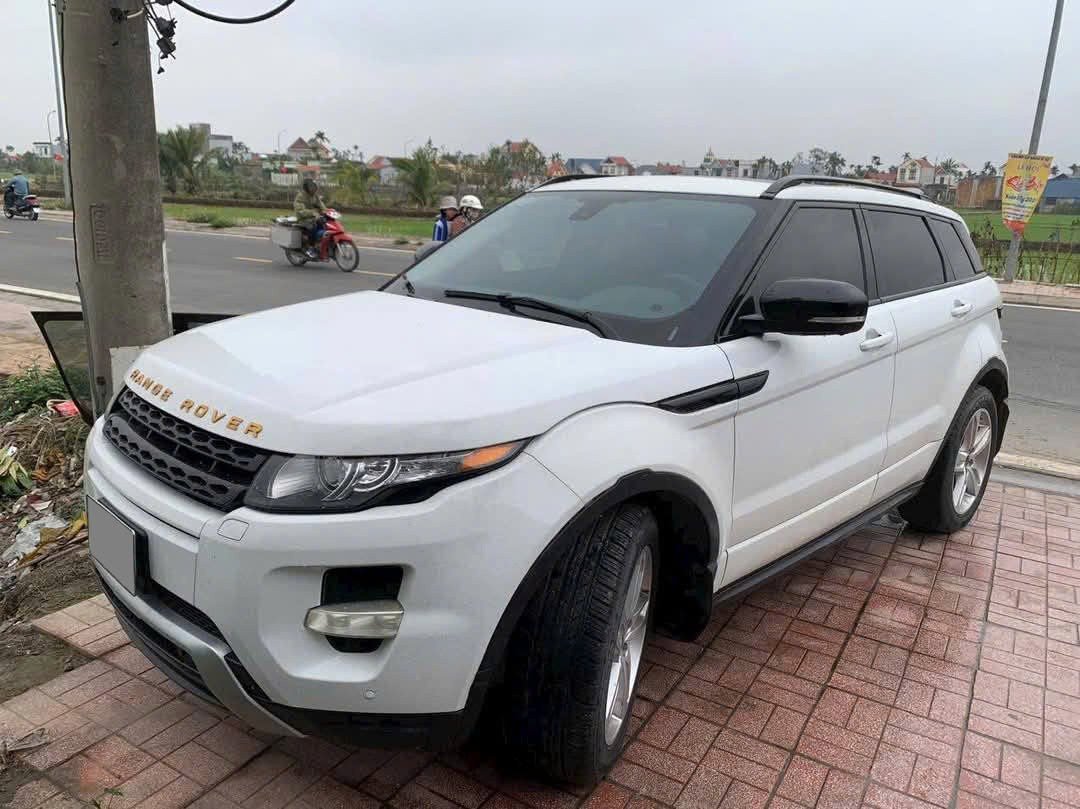 Range Rover Evoque đời 2012 giá 530 triệu, có nên mua thay vì CUV hạng A?