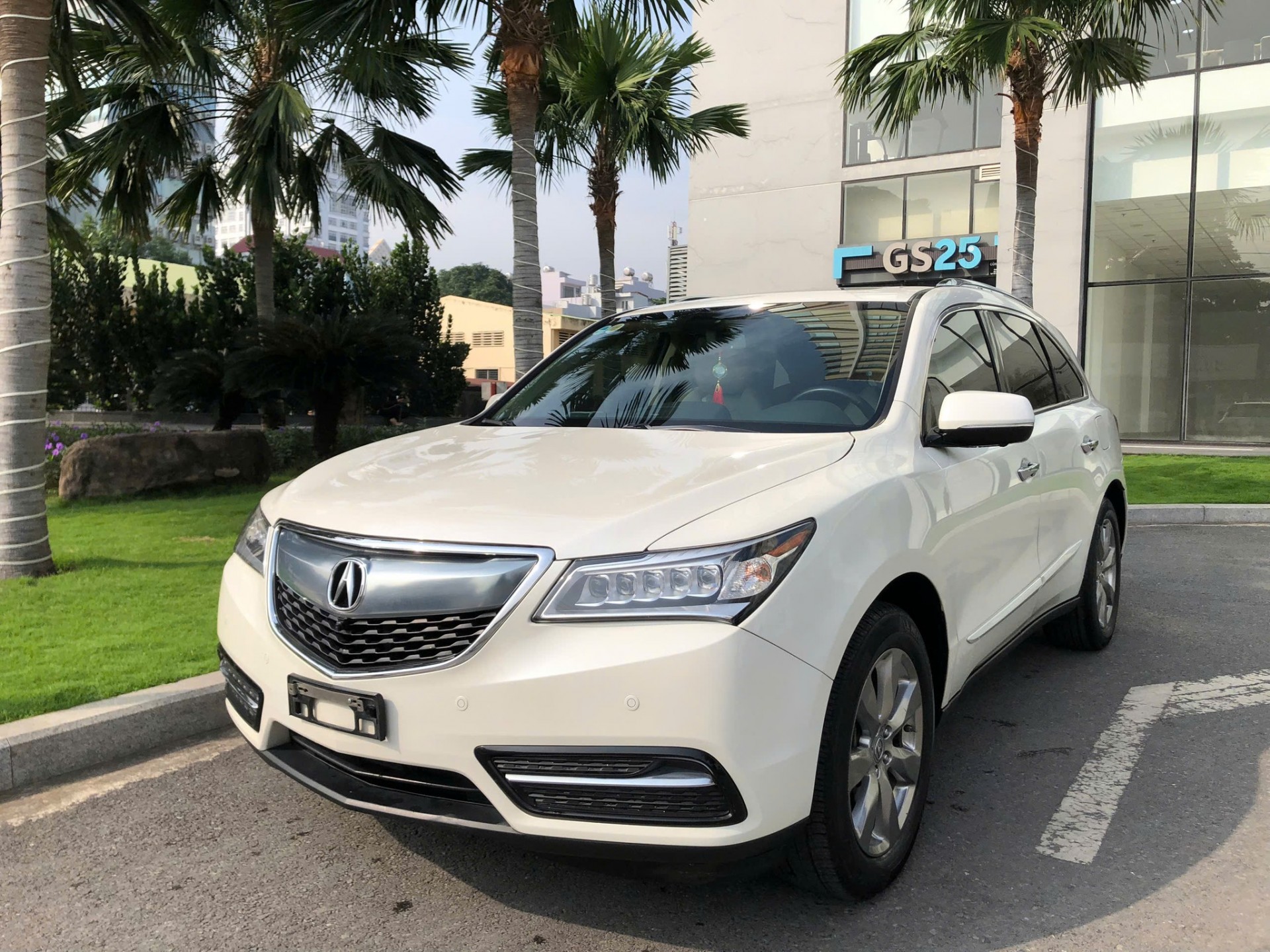 Acura MDX 2013, SUV độc lạ với giá chỉ 1,28 tỷ đồng tại Việt Nam