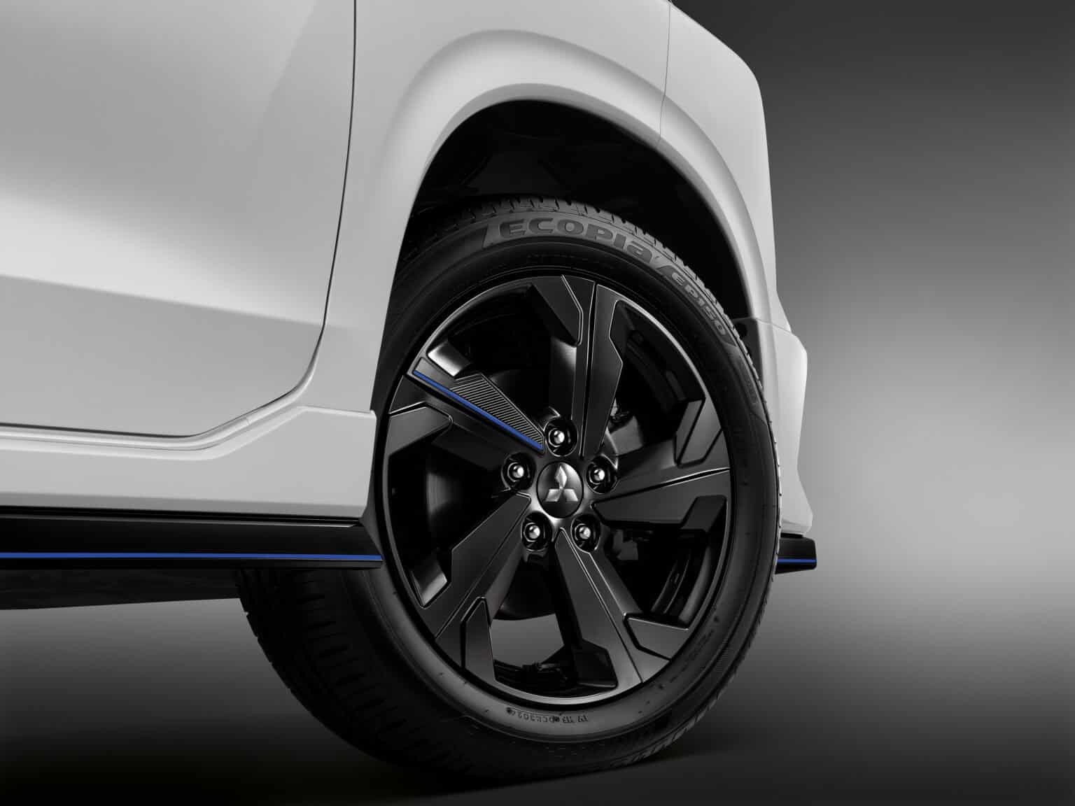 Cận cảnh bộ trang bị thể thao dành cho Mitsubishi Xpander HEV