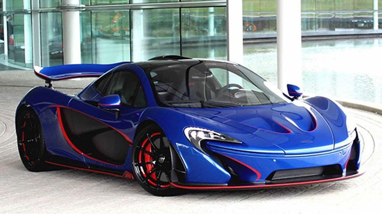 Suýt chết vì siêu xe McLaren P1 bốc cháy, chủ xe đòi bồi thường khủng