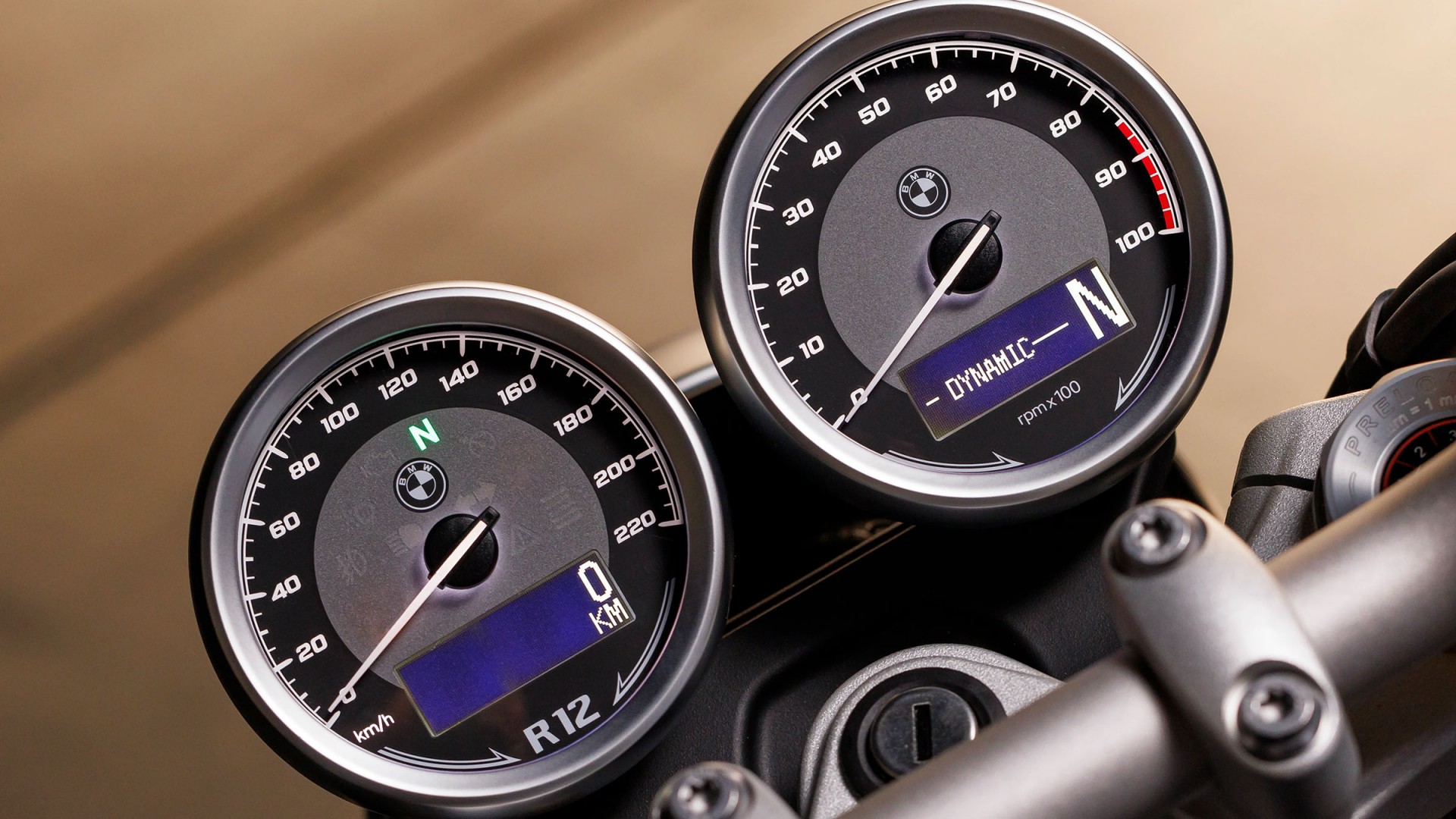 Mô tô cổ điển BMW R 12 nineT nhận đặt hàng với mức giá tương đương Kia Seltos