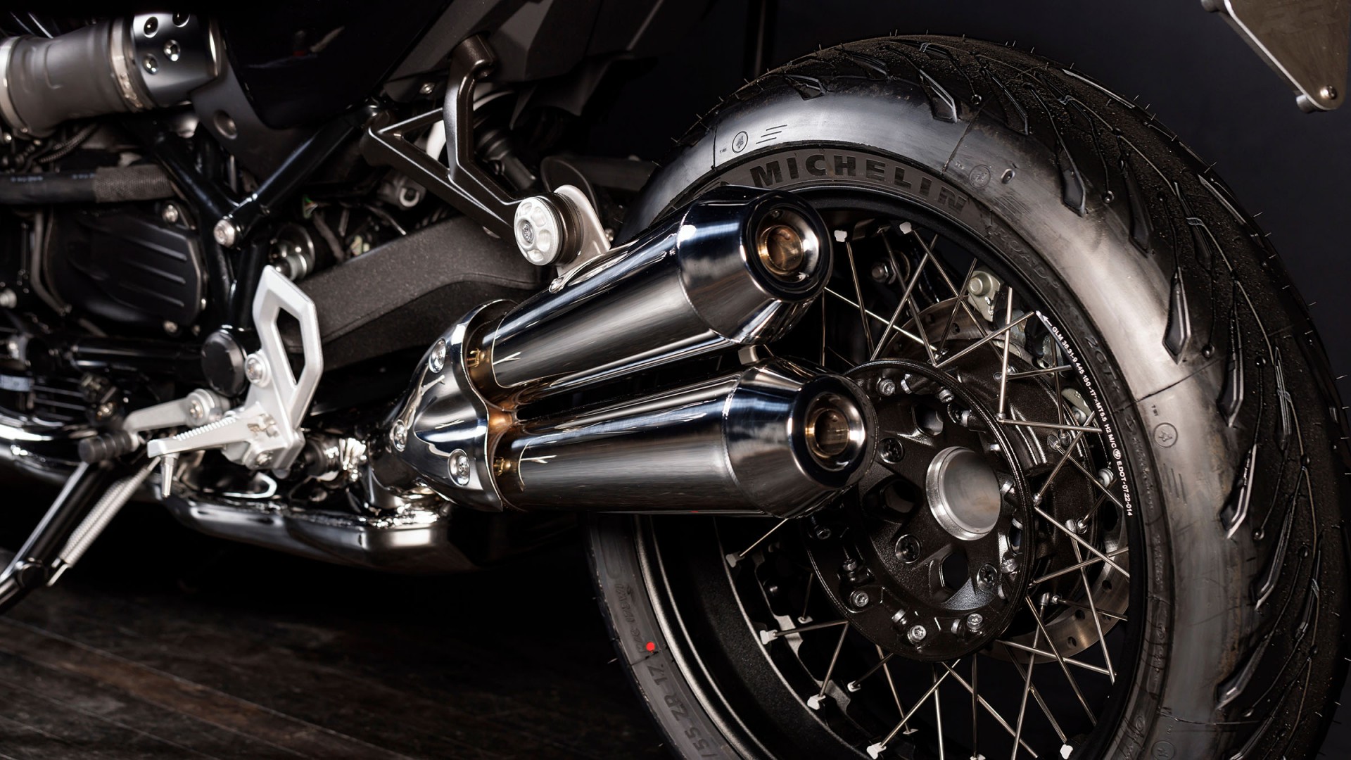 Mô tô cổ điển BMW R 12 nineT nhận đặt hàng với mức giá tương đương Kia Seltos