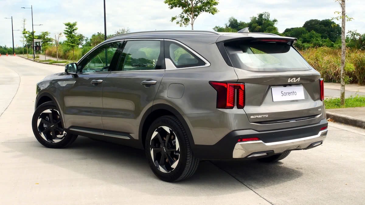 Kia Sorento 2025 nhận cọc tại đại lý, sắp ra mắt Việt Nam?