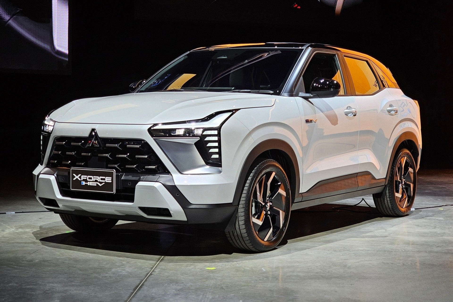 Khách hàng Thái chê Mitsubishi Xforce HEV giá đắt, quay xe ủng hộ Toyota Yaris Cross