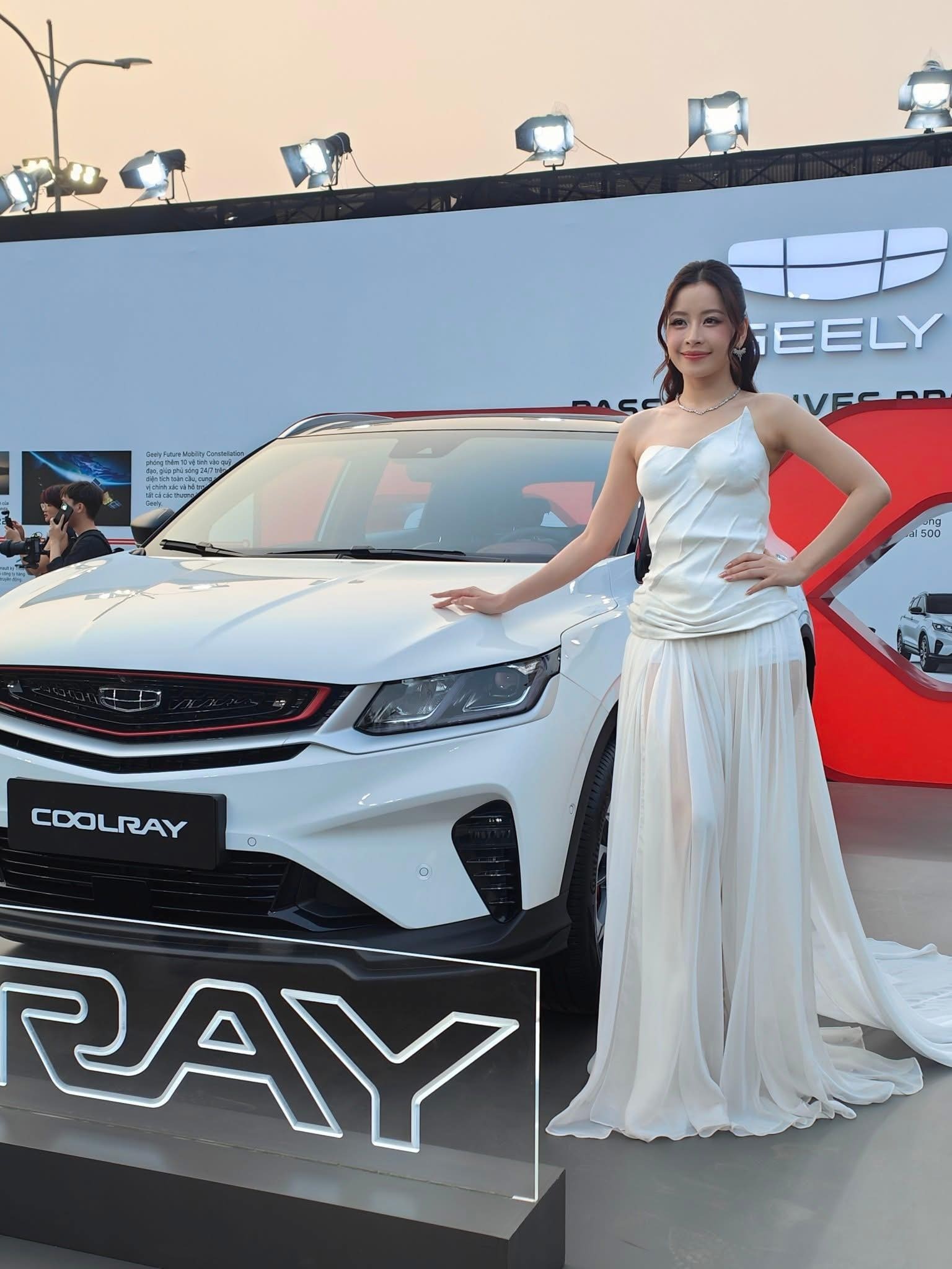 MPV Trung Quốc Haima 7X giảm giá tới gần 200 triệu đồng, mong thoát ế