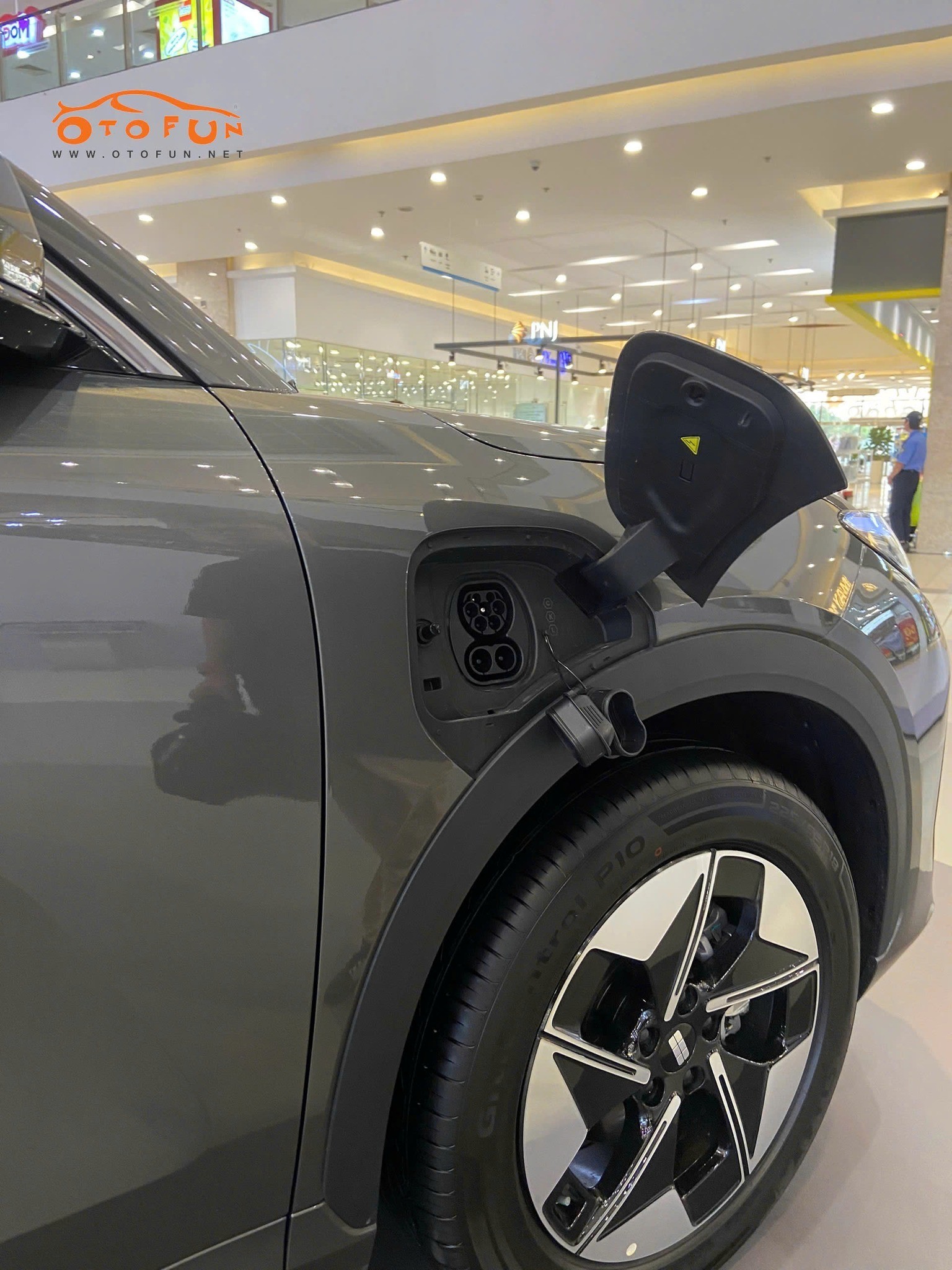Cận cảnh xe điện Geely EX5: Thiết kế đẹp mắt, đối thủ đáng gờm của VinFast VF6