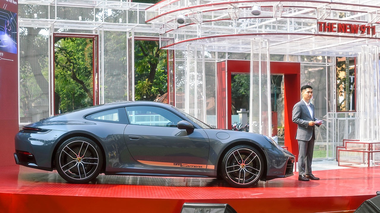 Triển lãm Porsche 911 - The one and always
