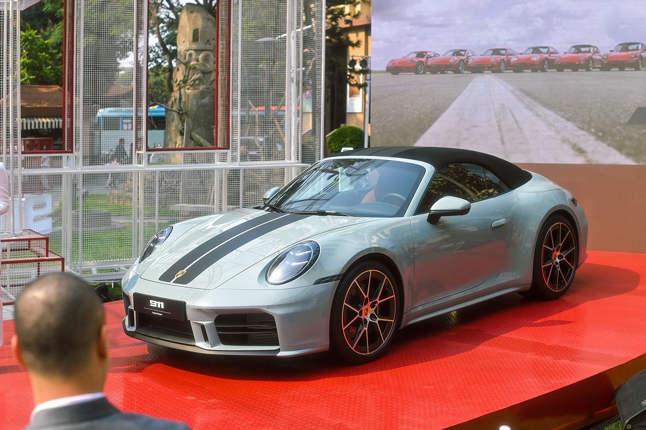 Triển lãm Porsche 911 - The one and always