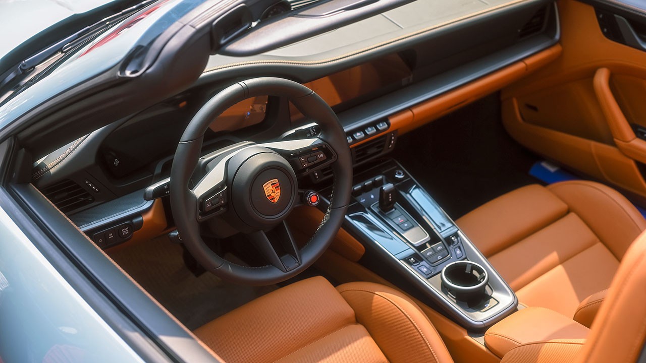 Triển lãm Porsche 911 - The one and always