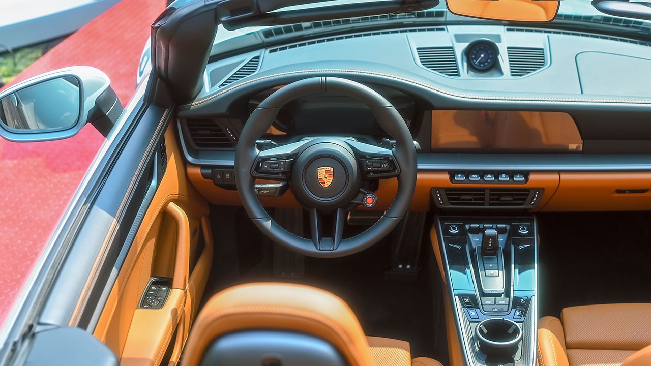 Triển lãm Porsche 911 - The one and always