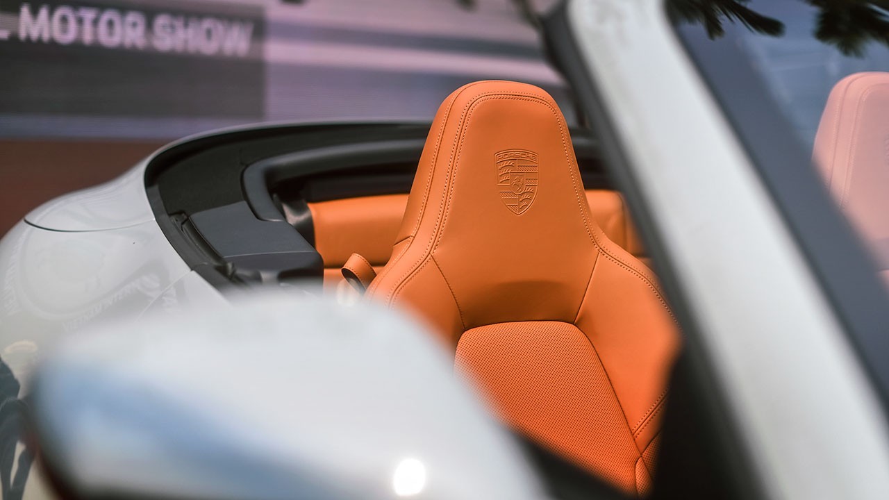 Triển lãm Porsche 911 - The one and always