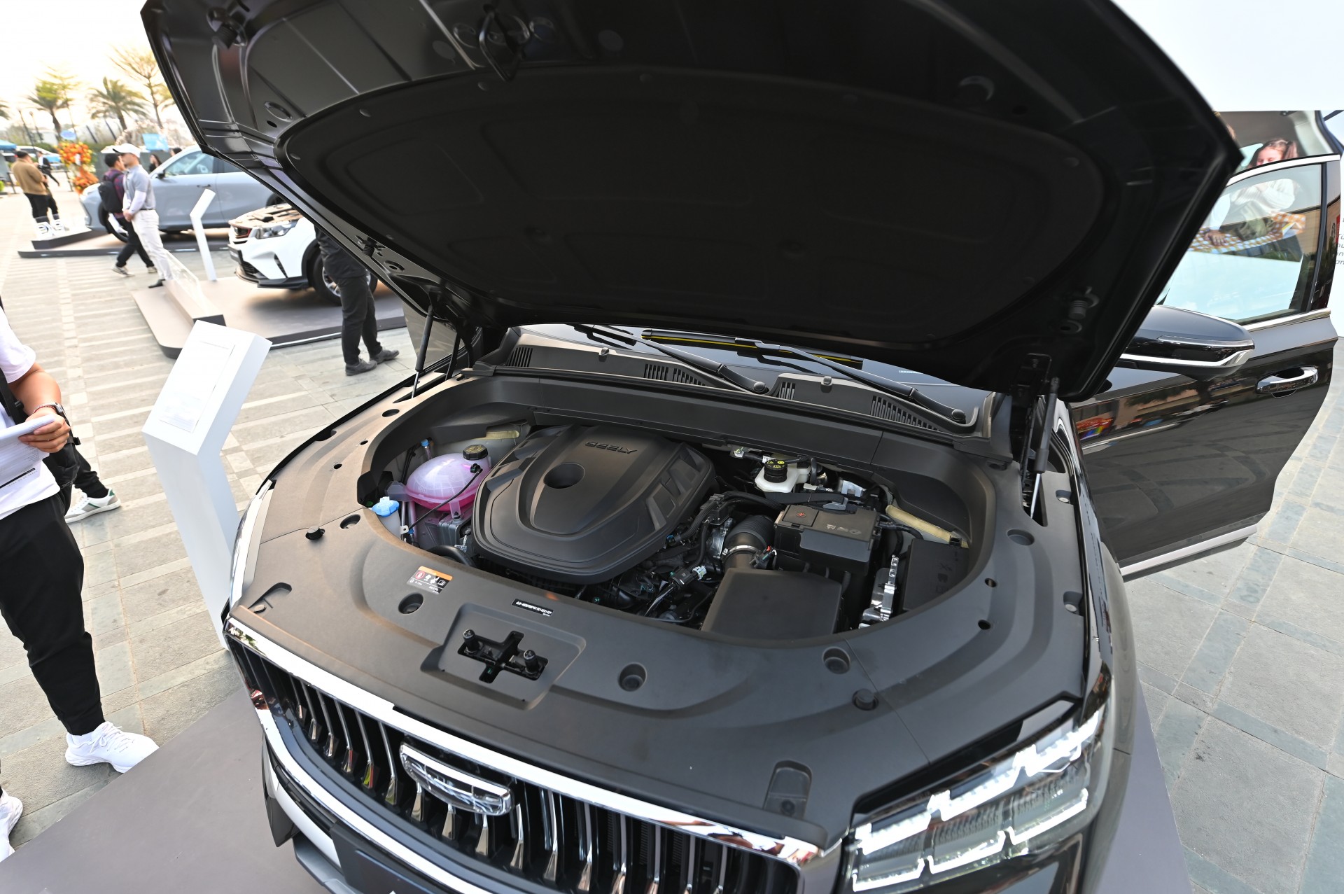 Chi tiết mẫu xe Trung Quốc Geely Monjaro: SUV cỡ D nhưng giá dưới một tỷ đồng, nhiều trang bị lạ