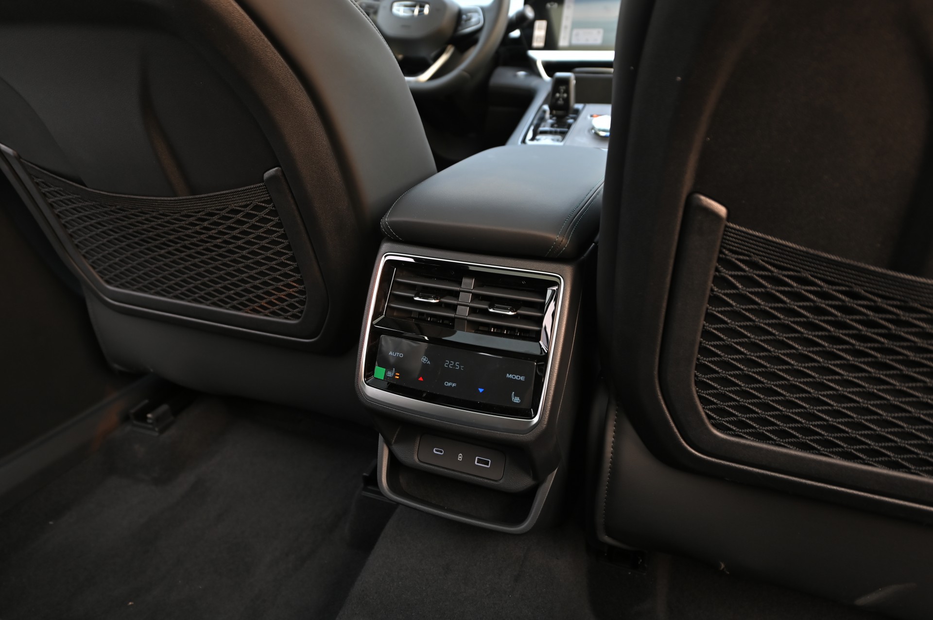 Chi tiết mẫu xe Trung Quốc Geely Monjaro: SUV cỡ D nhưng giá dưới một tỷ đồng, nhiều trang bị lạ