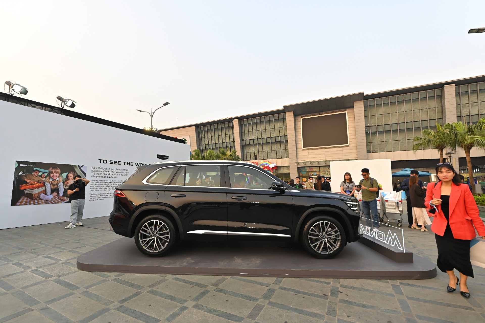 Chi tiết mẫu xe Trung Quốc Geely Monjaro: SUV cỡ D nhưng giá dưới một tỷ đồng, nhiều trang bị lạ