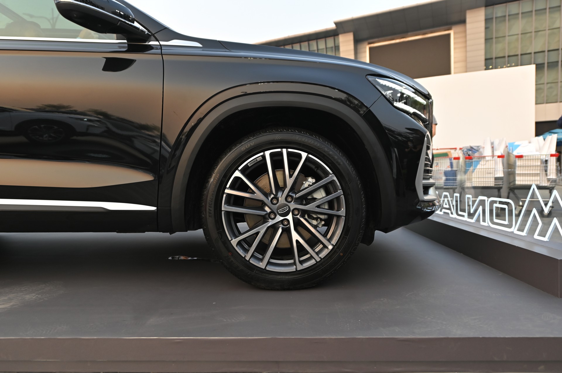 Chi tiết mẫu xe Trung Quốc Geely Monjaro: SUV cỡ D nhưng giá dưới một tỷ đồng, nhiều trang bị lạ