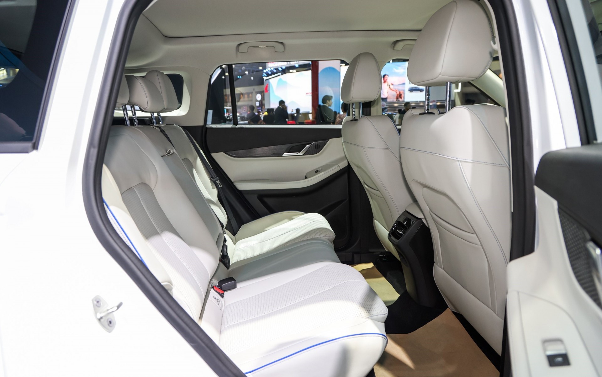 Jaecoo J5 EV, SUV điện thiết kế đặc biệt dành cho người nuôi thú cưng