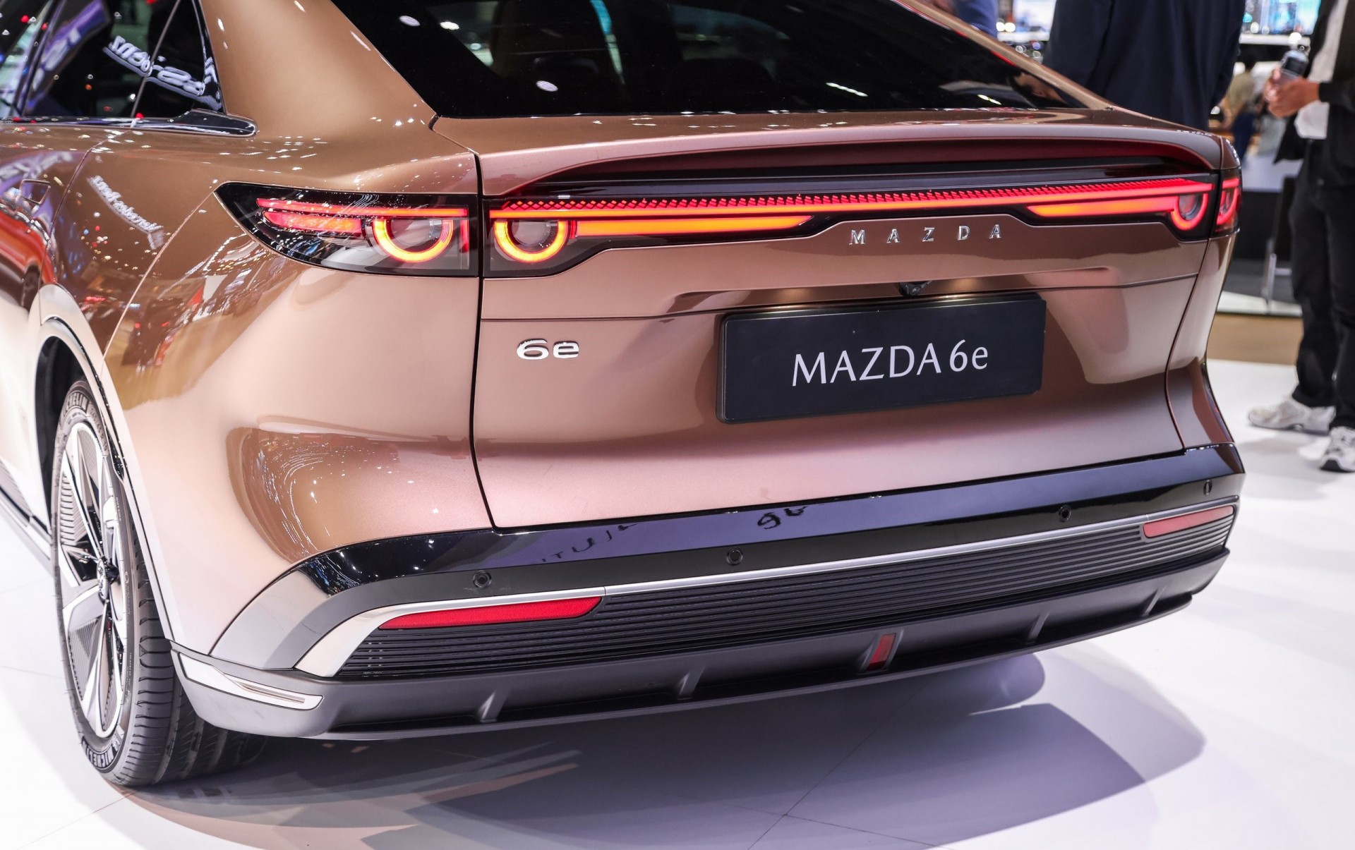Mazda 6e thuần điện, ngoại hình đẹp mắt, đi được 552 km với một lần sạc