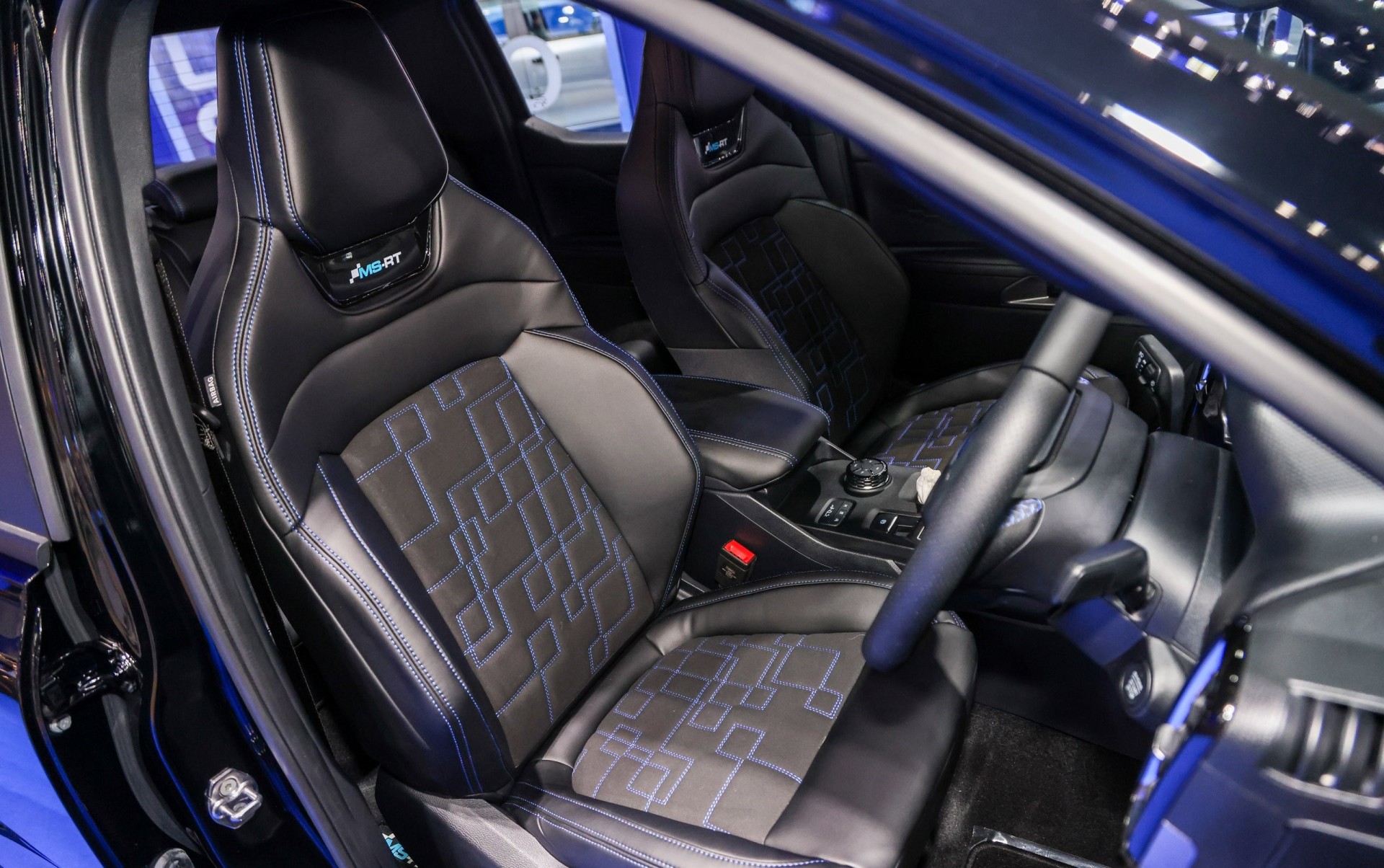 Ford Ranger MS-RT chiếc bán tải mang đậm phong cách xe đua