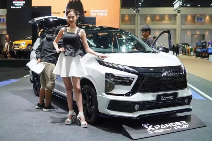 Ngắm Mitsubishi Xpander HEV Play sắp về Việt Nam