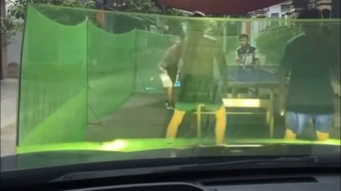 Công an vào cuộc xử lý nhóm người ngang nhiên chặn đường để đánh bóng bàn ở Gò Vấp