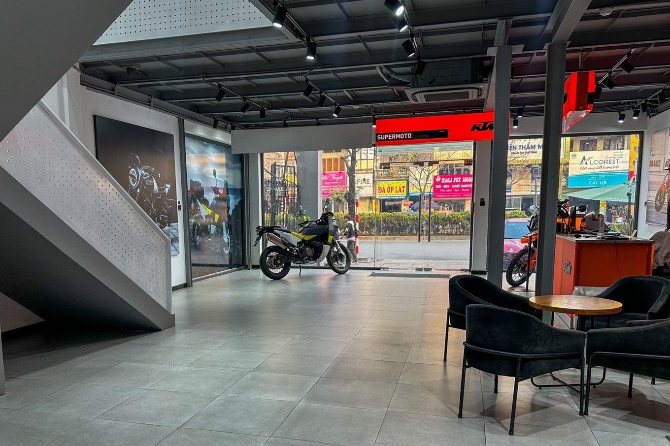 Showroom Ducati tại Hà Nội bất ngờ đóng cửa từ ngày 1/4