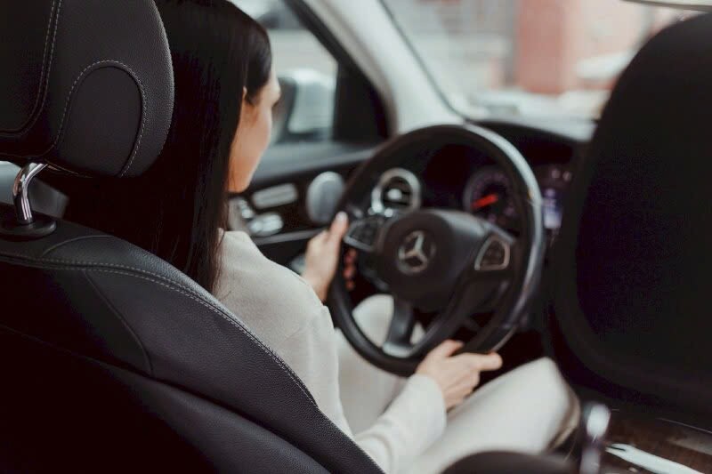 Than trời vì lương mấy chục triệu, vay nợ mua ô tô, giờ chỉ muốn bán