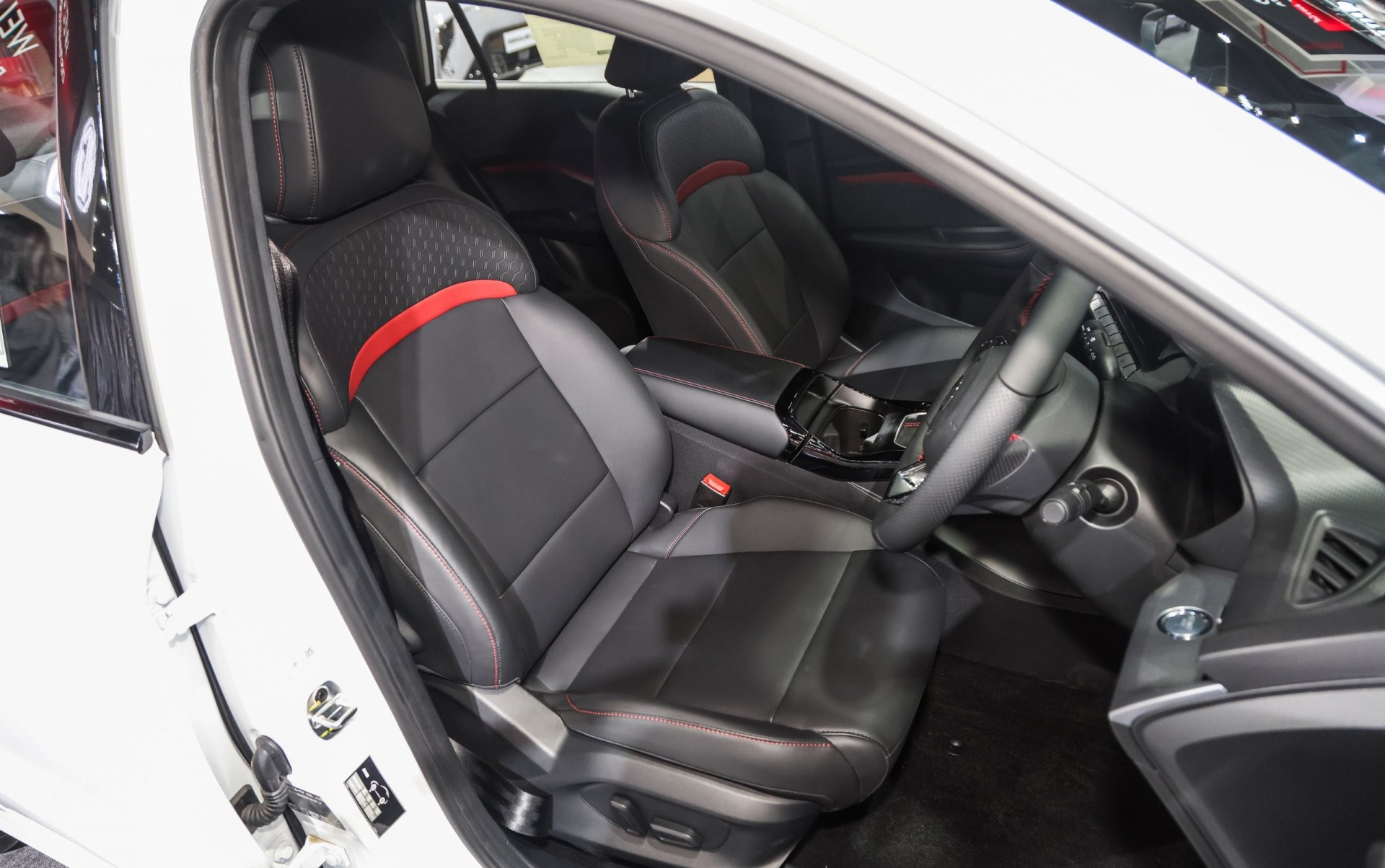 MG5 Pro 2025 ra mắt với diện mạo mới, giá quy đổi chỉ 442 triệu đồng MG5 Pro 2025 ra mắt với diện mạo mới, giá quy đổi chỉ 442 triệu đồng